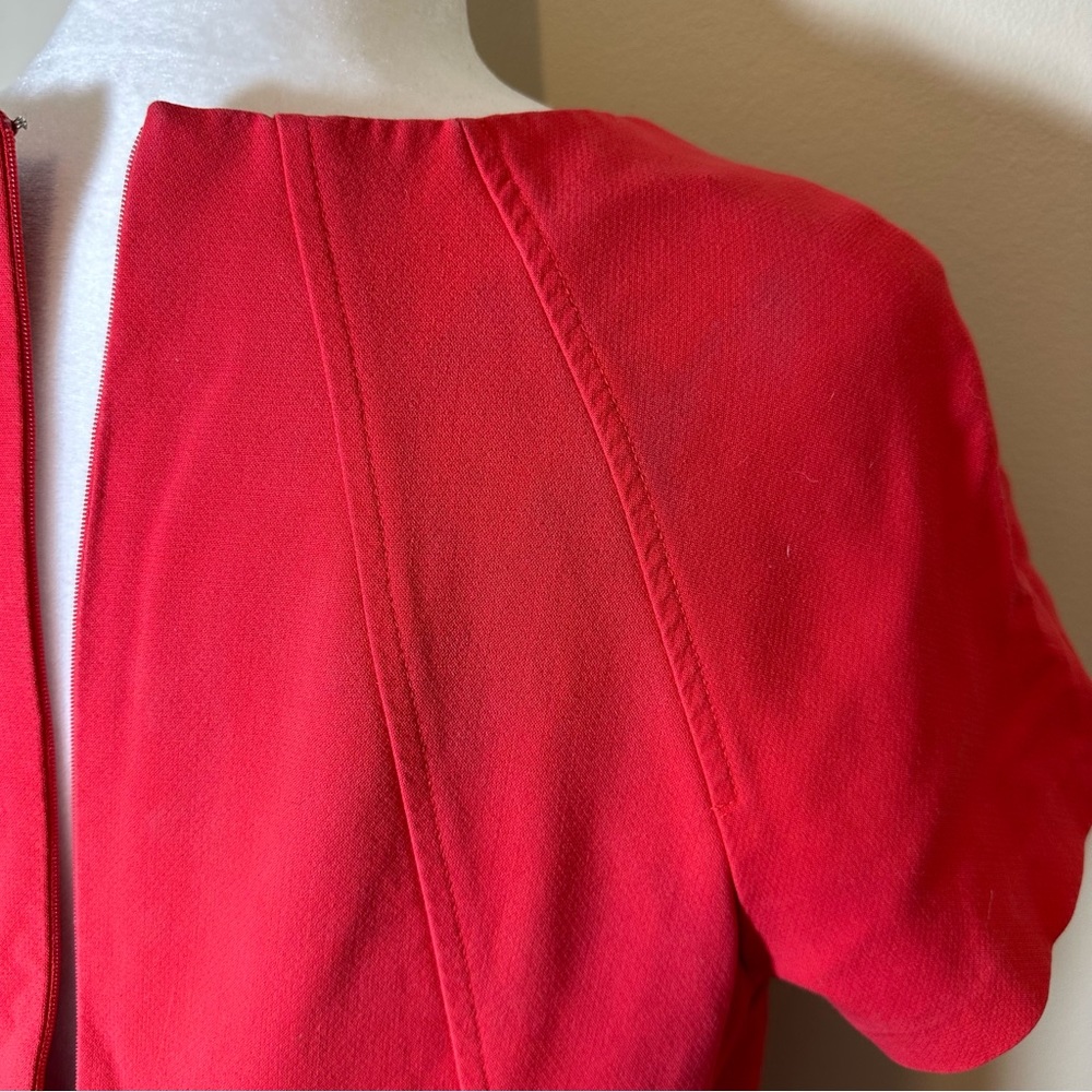 Shoshanna Very Flattering Red Sheath Dress with Seam Details - Size 12 - Picture 6 of 11